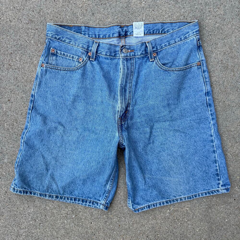 Y2K Levi's 550 Relaxed Fit Jean Shorts Jorts Size 36